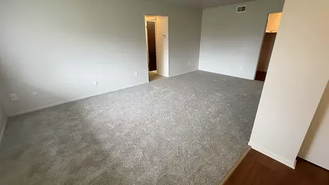23128 Wellington Cres, Clinton Township, MI 48036 photo 2
