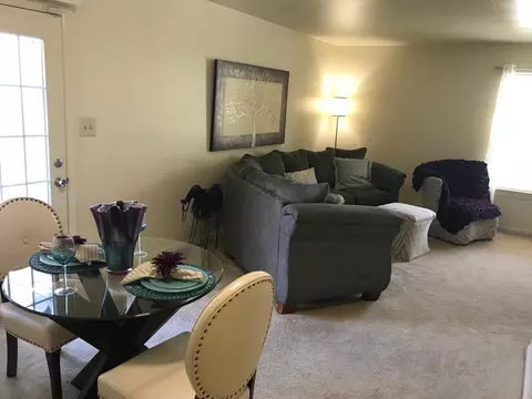 3900 Woodbridge Dr, Newport News, VA 23608