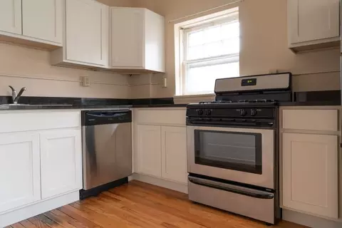 1385 Manor Park Ave, Lakewood, OH 44107
