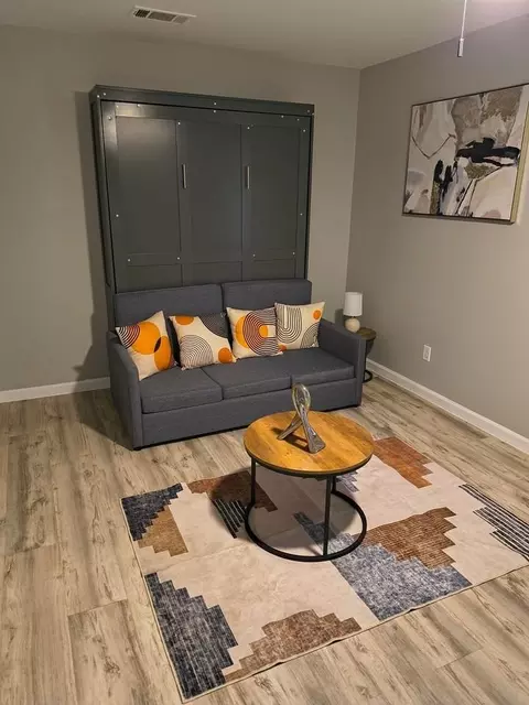 1736 W Randol Mill Rd, Arlington, TX 76012