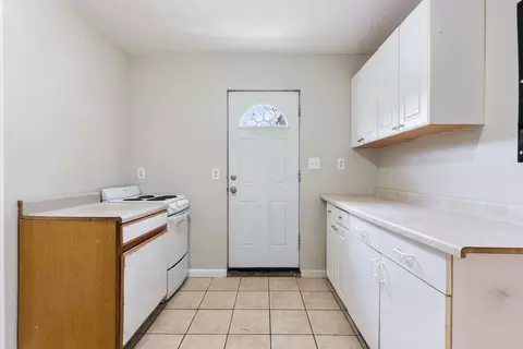 6026 NE Ainsworth St, Portland, OR 97218