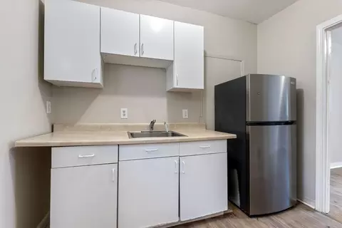 6026 NE Ainsworth St, Portland, OR 97218