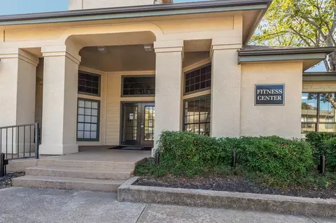 3500 Willowood Cir, Arlington, TX 76015 photo 4