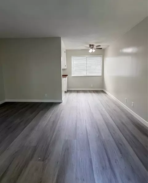 6809 Baird Ave, Los Angeles, CA 91335