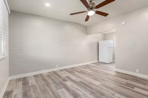 8639 N 7th St, Phoenix, AZ 85020