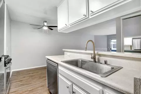 14440 Dickens St, Los Angeles, CA 91423 photo 12