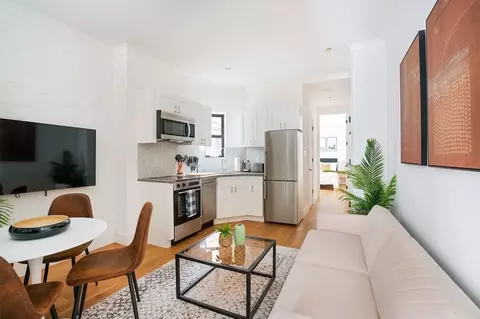 200 E 11th St, New York, NY 10003