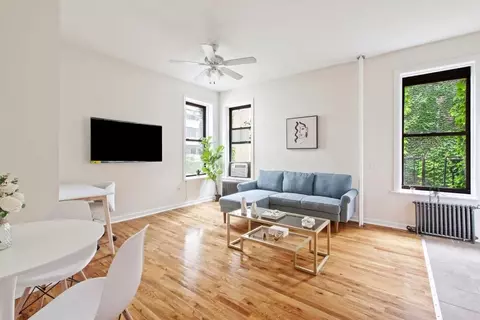 200 E 11th St, New York, NY 10003