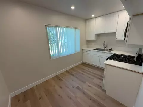 267 W Elm Ave, Burbank, CA 91502 photo 11