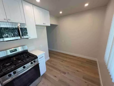 267 W Elm Ave, Burbank, CA 91502