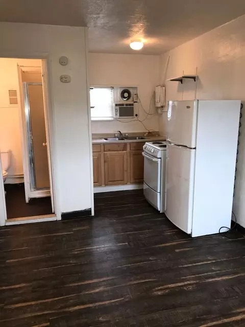 2128 W Broadway Ave, Moses Lake, WA 98837