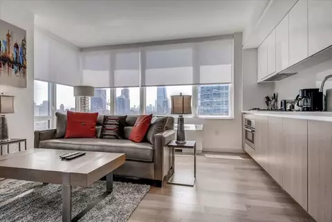 605 W 42nd St, New York, NY 10036