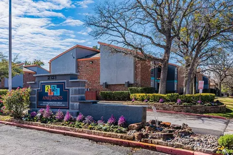 2121 Apartments, Arlington, TX 76011