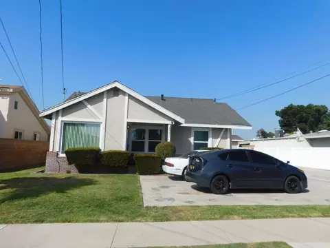 8051 Roosevelt Ave, Midway City, CA 92655