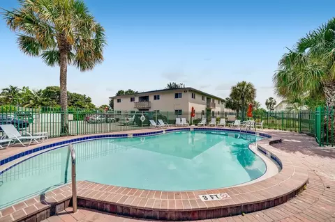 4401 NW 10th Ct, Plantation, FL 33313 photo 3