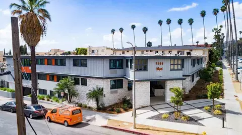 7200 Hollywood Blvd, Los Angeles, CA 90046