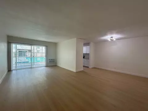 6170 Reseda Blvd, Los Angeles, CA 91335