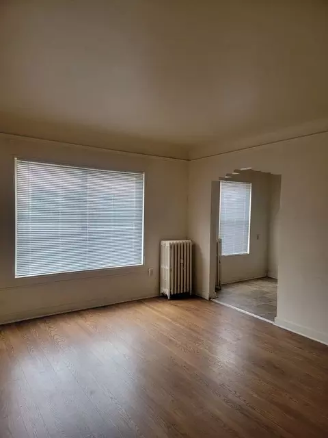 617 3rd Ave W, Seattle, WA 98119