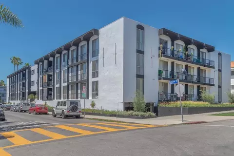 8011 Romaine St, West Hollywood, CA 90046