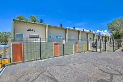 4849 Gibson Blvd SE, Albuquerque, NM 87108