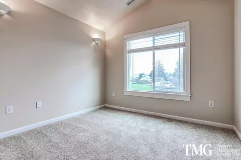 Se Chase Loop, Gresham, OR 97080 photo 27