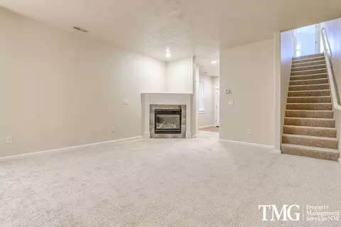 Se Chase Loop, Gresham, OR 97080 photo 11