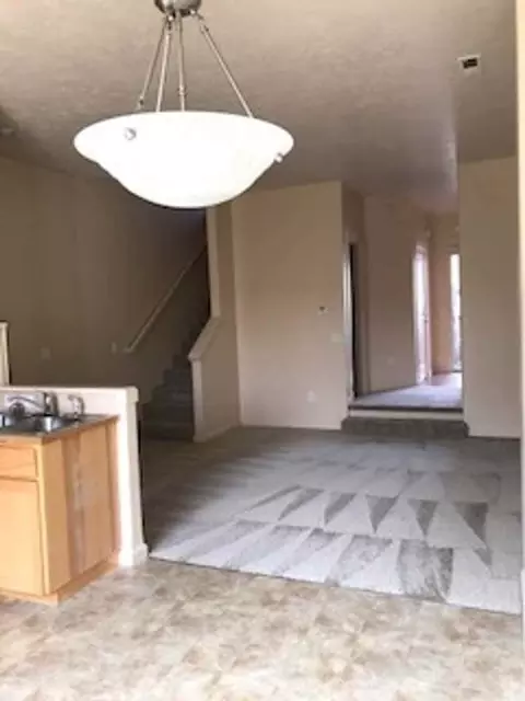 Se Chase Loop, Gresham, OR 97080 photo 12