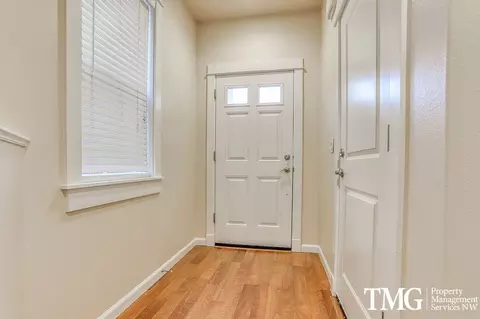 Se Chase Loop, Gresham, OR 97080 photo 3