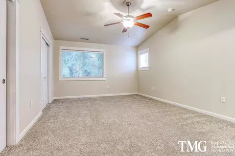 Se Chase Loop, Gresham, OR 97080 photo 31