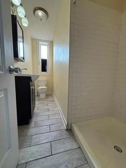 3235 S Racine Ave, Chicago, IL 60608