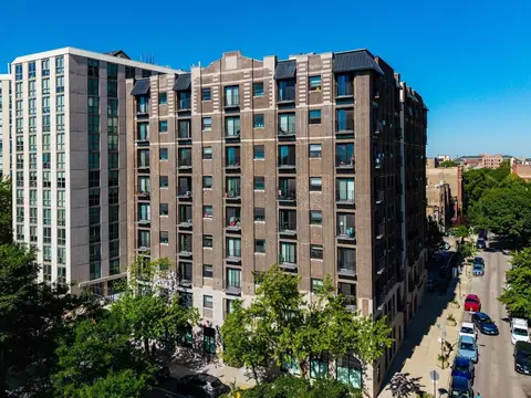 4520 N Clarendon Ave, Chicago, IL 60640