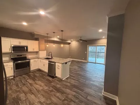 6601 N National Dr, Parkville, MO 64152