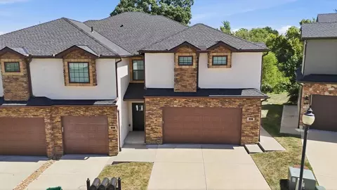 6601 N National Dr, Parkville, MO 64152