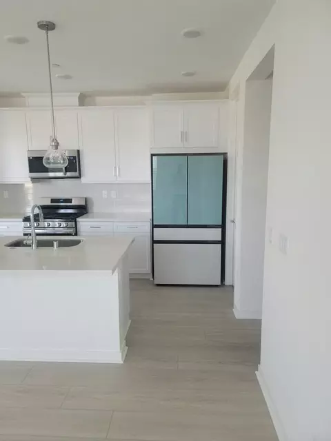 4061 E Luna Paseo, Ontario, CA 91764