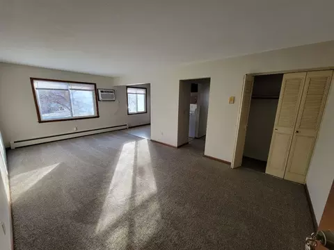 321 Harrison St S, Shakopee, MN 55379