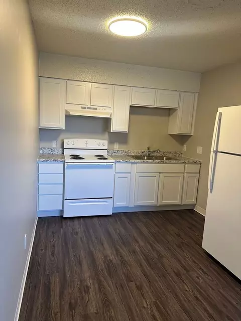 127 S Colby Ave, Valley Center, KS 67147