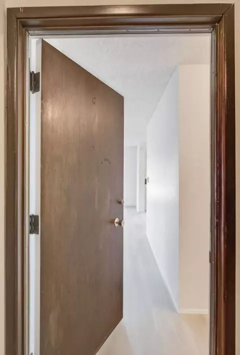 909 SW Holden St, Seattle, WA 98106