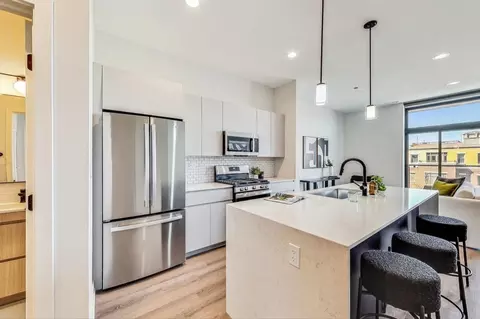 3431 N Ashland Ave, Chicago, IL 60657