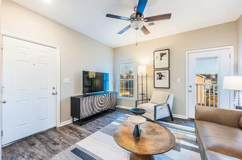 Lynnwood Way, Bowling Green, KY 42104