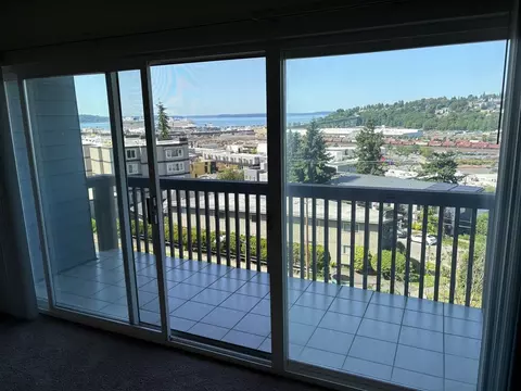 2500 Gilman Dr W, Seattle, WA 98119