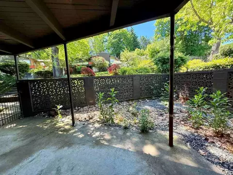 2202 SW Bertha Blvd, Portland, OR 97239