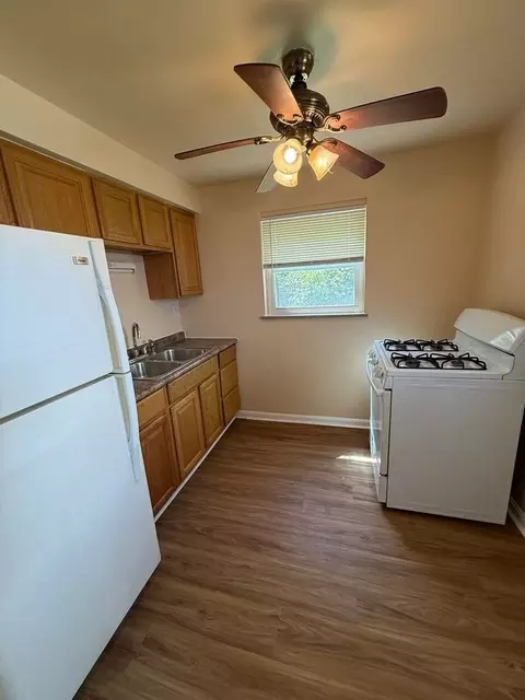 39 Glen Este Pl, Cincinnati, OH 45217