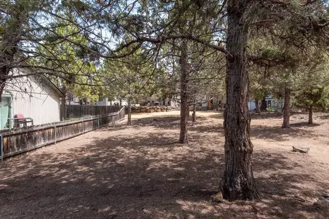 2358 NE Ocker Dr, Bend, OR 97701 photo 5