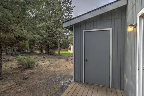 2358 NE Ocker Dr, Bend, OR 97701 photo 4
