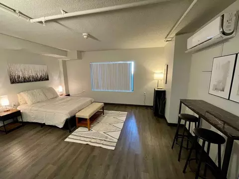 660 E 5th St, Des Moines, IA 50309