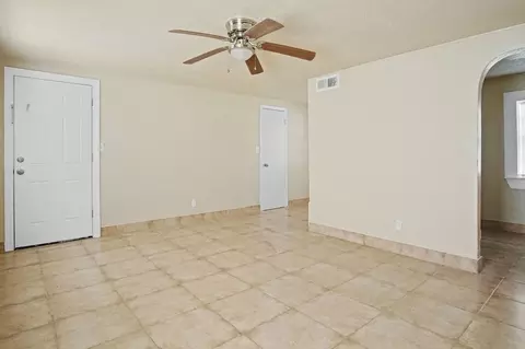 6801 05 Nw 13th St, Oklahoma City, OK 73127
