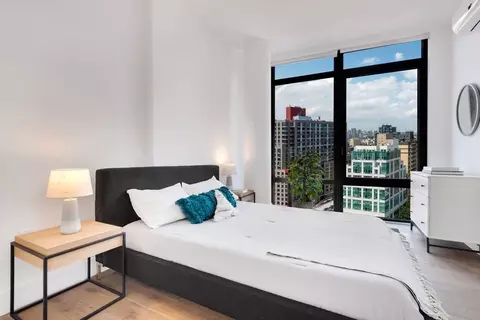 42-10 27th St, New York, NY 11101