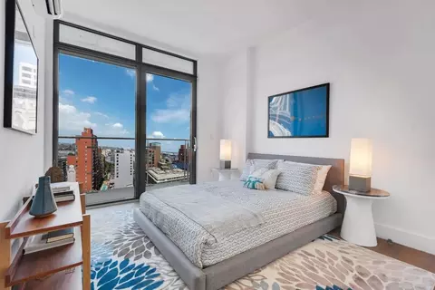 42-10 27th St, New York, NY 11101