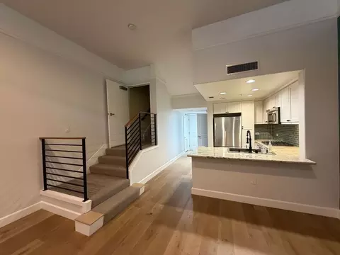 931 E Walnut St, Pasadena, CA 91106 photo 5