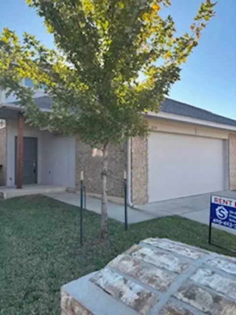 118 NE 23rd St, Moore, OK 73160